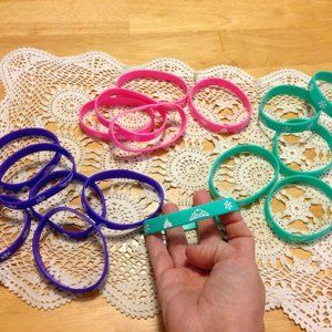 Party Favors - 18 new stretch bracelets for girls